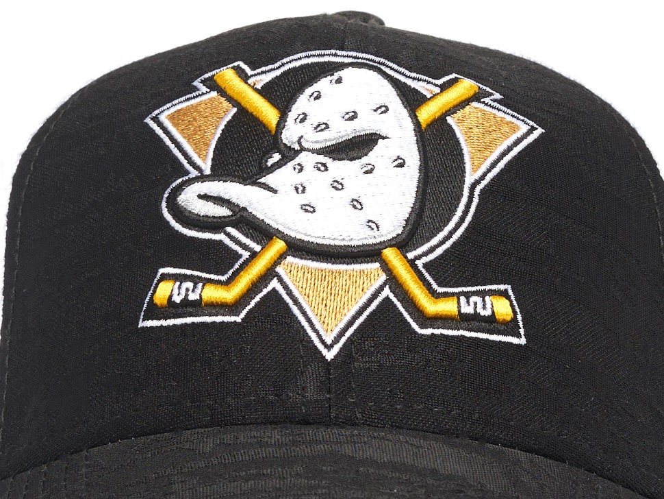Бейсболка ATRIBUTIKA & CLUB Anaheim Ducks, черн.-бел. 31130