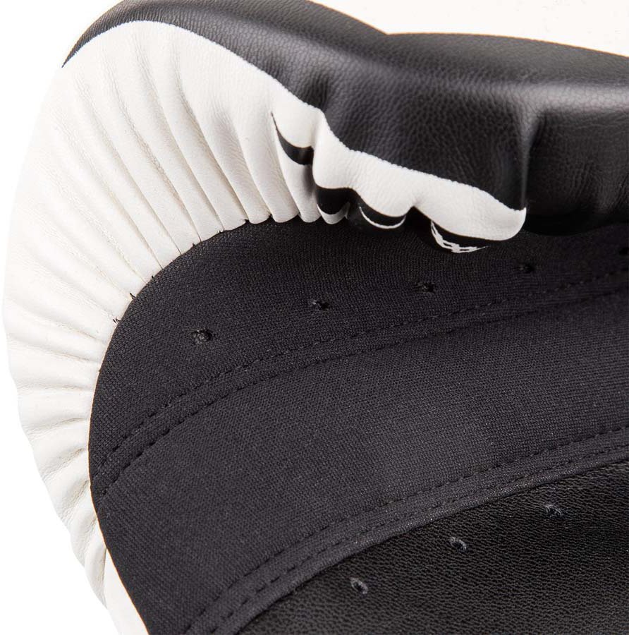 Перчатки боксерские Venum Challenger 3.0 White/Black 01161