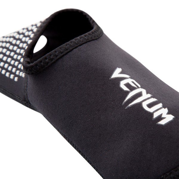 Защита голеностопа Venum Kontact Evo Foot Grips - Black 44992