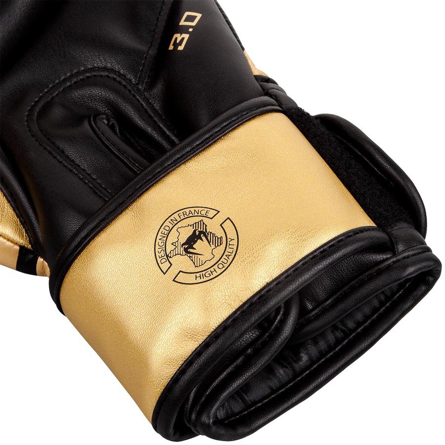 Перчатки боксерские Venum Challenger 3.0 Black/Gold 01167