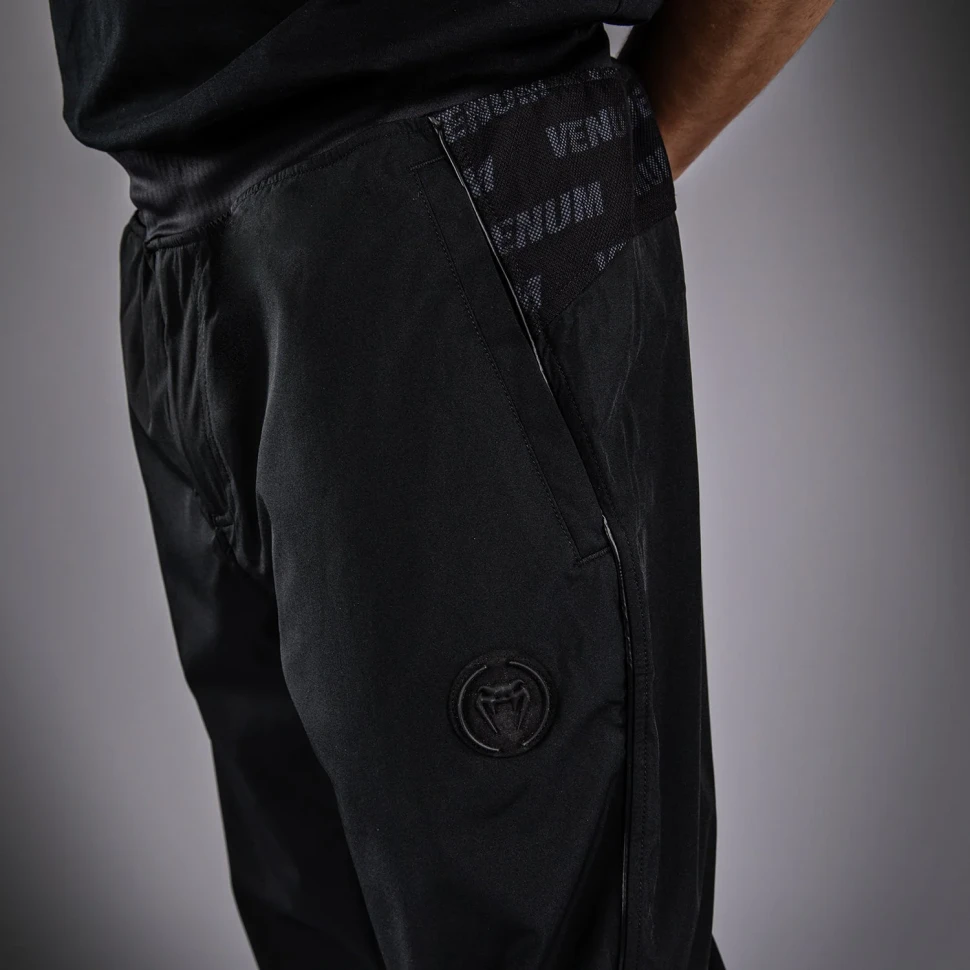 Брюки спортивные Venum Cargo Light Aero Joggers - Black Ven05589-001