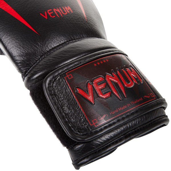 Перчатки боксерские Venum Giant 3.0 Red Devil Nappa Leather 100602