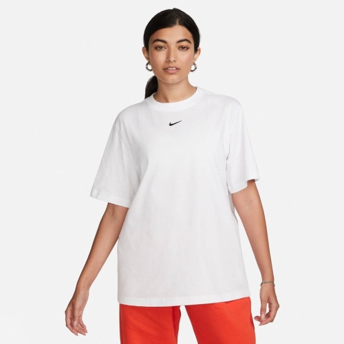 Футболка Nike Sportswear Essential FD4149-100 (S)