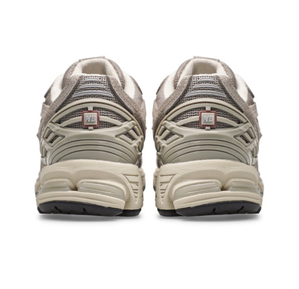 Кроссовки New Balance 1906R Beige Cream M1906RL