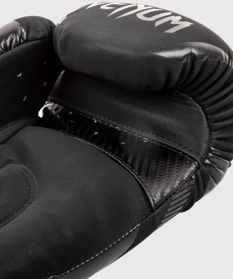 Перчатки боксерские Venum Impact Black/Black 04305