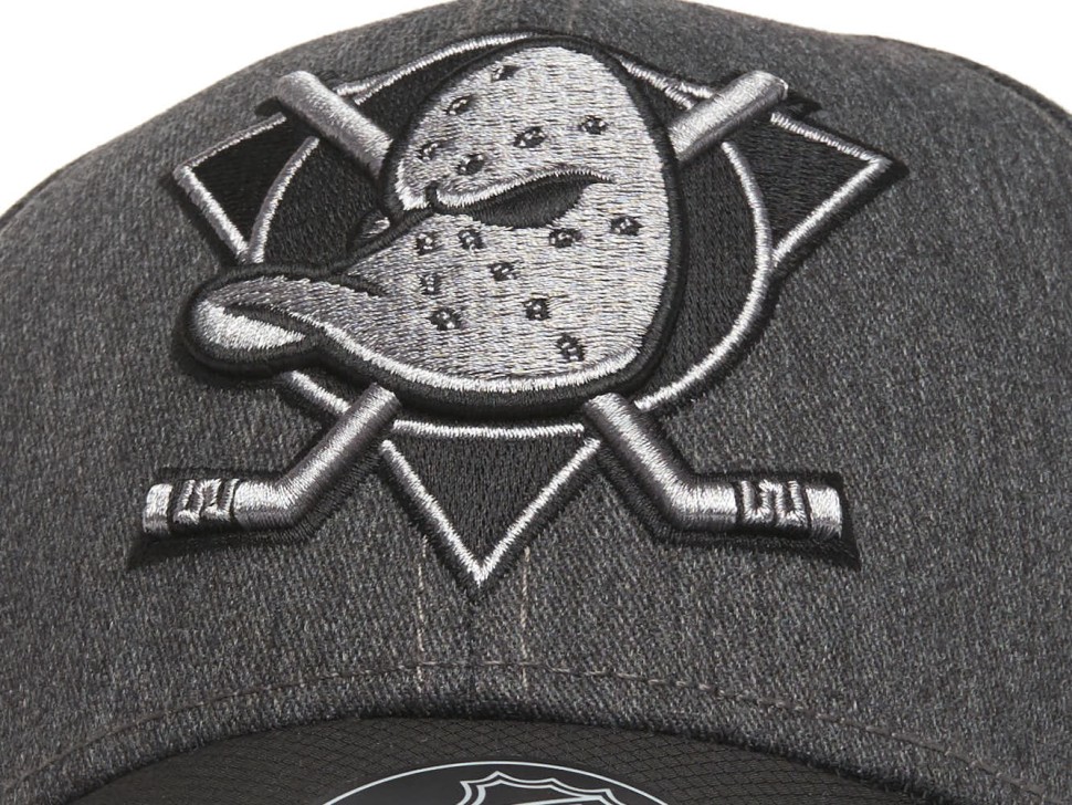 Бейсболка ATRIBUTIKA & CLUB Anaheim Ducks, серо-черн. 31545