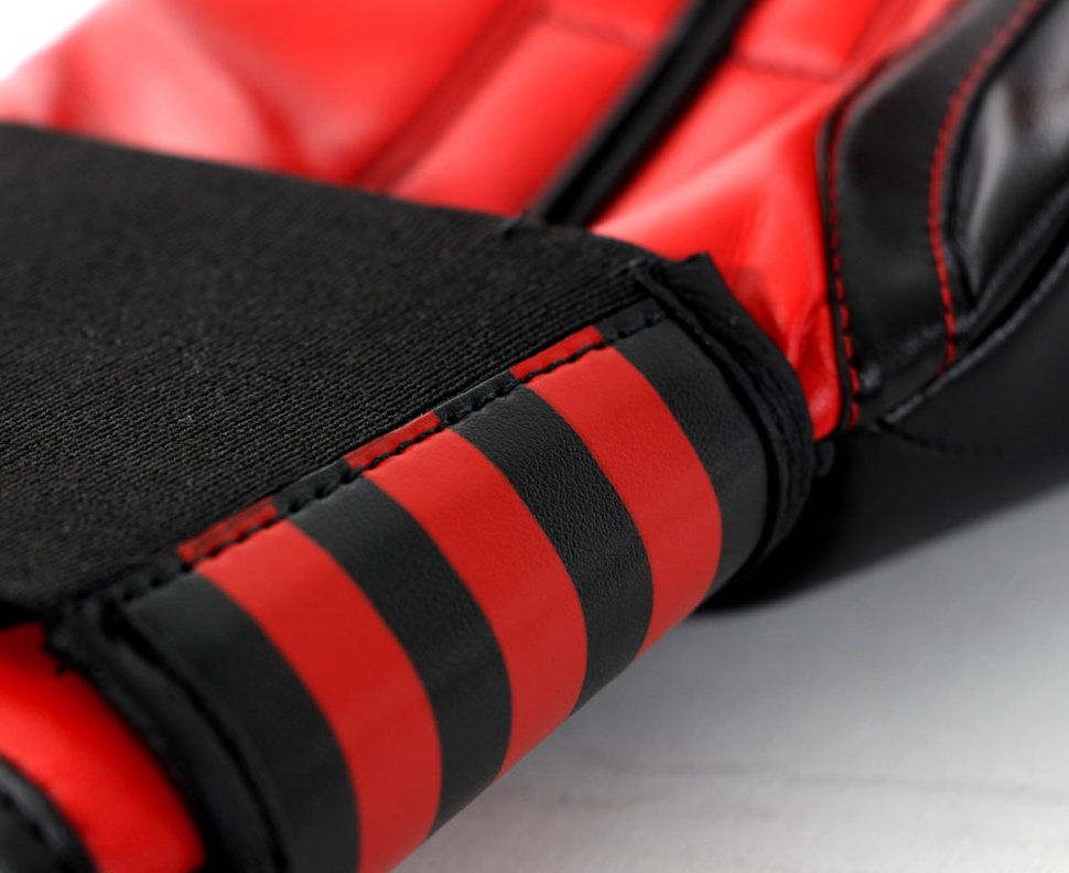 Перчатки боксерские Adidas Power 100 черно-красные adiPBG100