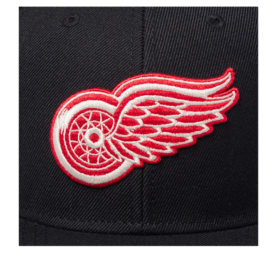 Бейсболка AMERICAN NEEDLE 21006A-DRW Detroit Red Wings Archive 400 NHL (черный) 06-854-09-00