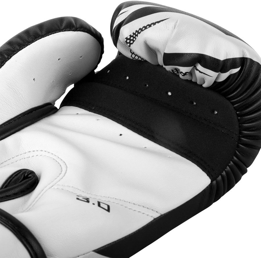 Перчатки боксерские Venum Challenger 3.0 Black/White 01163