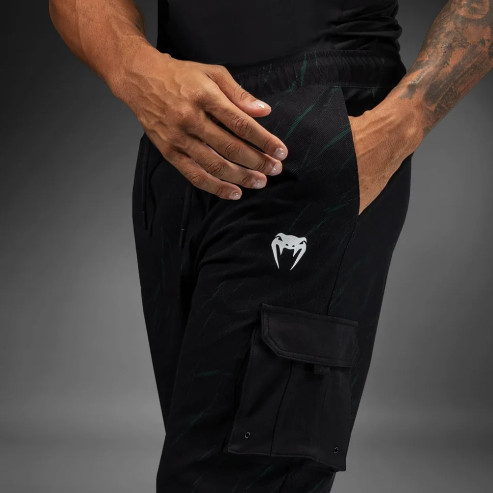 Брюки спортивные Venum Trooper Men's Tracksuit Pants - Black/Forest Green Ven05358-102