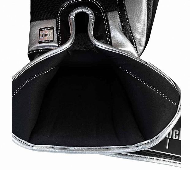 Перчатки боксерские Clinch Punch 2.0 черно-серебристые C141ЧС