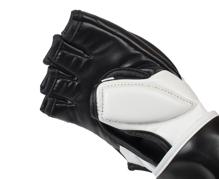 Перчатки MMA Clinch Combat черно-белые C611