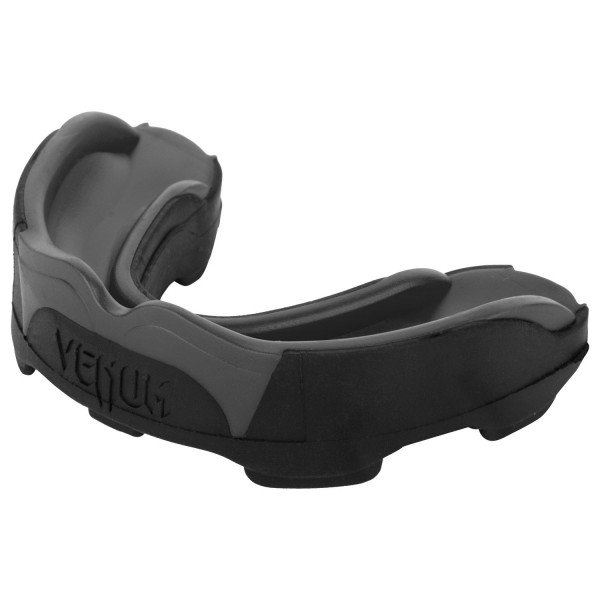 Капа боксерская Venum Predator Black/Black 05425
