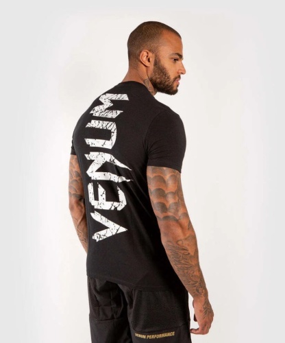 Футболка Venum Giant T-Shirt - Black EU-VEN0003